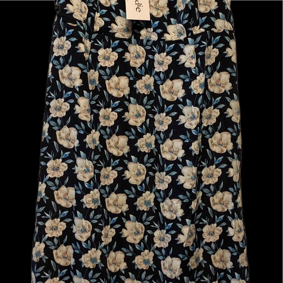 LOVE SADIE Cold Shoulder Maxie Dress - Picture 5 of 10